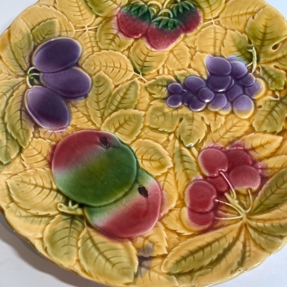 Vintage Sarreguemine French Majollica Platter with Fruits and Leaves Design - Picture 10 of 11